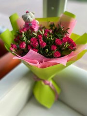 Яркий букет из кустовой розы с игрушкой! — Калач-на-Дону, Новое